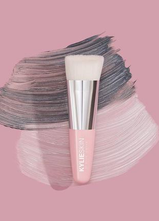 Пензлик для нанесення масок на обличчя kylie skin face mask brush1 фото