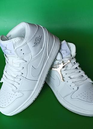 Подростковые  высокие кроссовки nike air jordan, подростковые модные кроссовки джордан, стильные кроссовки уни