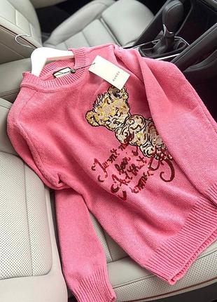 Свитер розовый в стиле gucci очень редкая модель