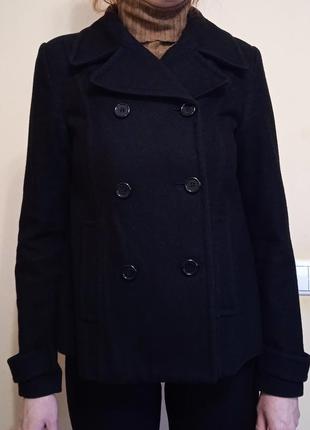 Короткое женское пальто.2 фото