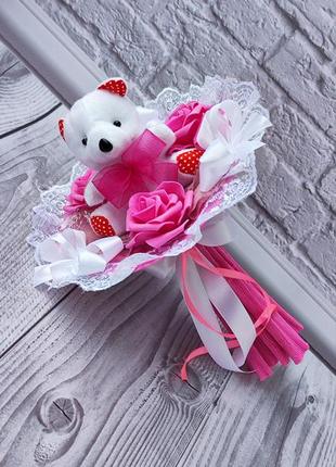 Букет с мягкой игрушкой на 8 марта подарок девушке или маленькой девочке