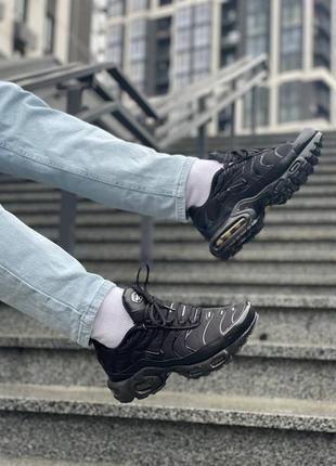 Шикарные, мужские, черные, спортивные кроссовки nike air max plus tn black