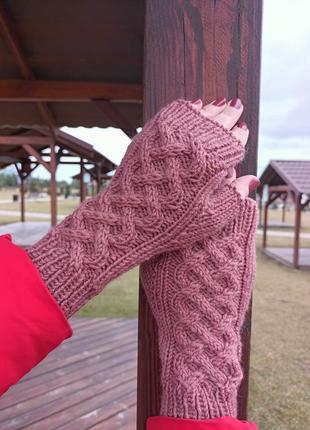 Митенки вязаные.