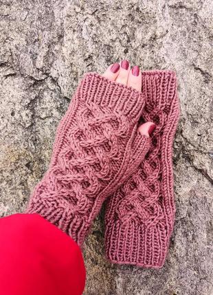 Митенки вязаные.