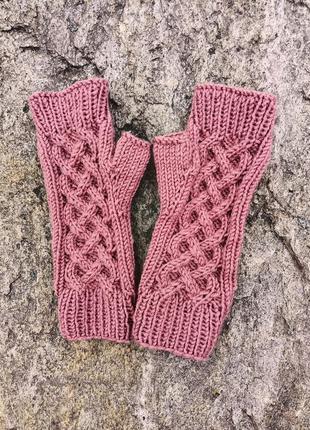 Митенки вязаные.