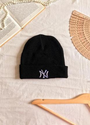 Чорна шапка біні ny (універсальний розмір)