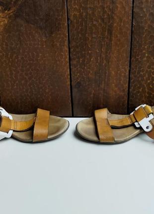Босоножки летние, коричневые, со стойким каблуком, б/у, carlo pazolini5 фото