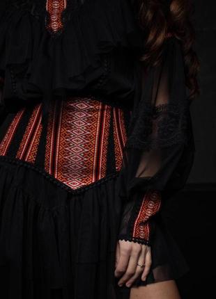Платье вышиванка женское мини короткое бренд, нарядное дизайнерское чёрное с украинской символикой в украинских национальных традициях, патриотическое2 фото