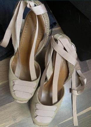 Босоножки d&amp;g оригинал в отличном состоянии.размер указан 38