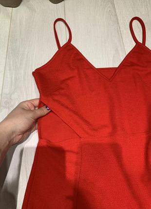 Женское красное вечернее сексуальное платье на бретелях с разрезами в талии и высоким разрезом по ноге boohoo4 фото
