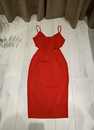 Женское красное вечернее сексуальное платье на бретелях с разрезами в талии и высоким разрезом по ноге boohoo
