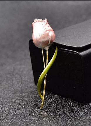 Ніжна брошка тюльпан весна восьме березня жіночий день день матері