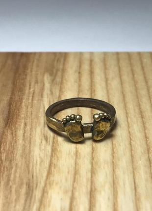 Кольцо из бронзы "ножки", перстень из бронзы "ножки", украшение из бронзы, оригинальное кольцо из бронзы
