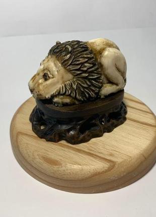 Авторська статуетка фігурка "лев" з кістки5 фото
