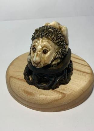 Авторська статуетка фігурка "лев" з кістки2 фото
