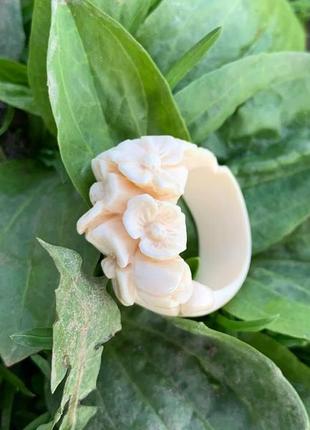 Кольцо из бивня мамонта, перстень "цветы" из бивня мамонта, украшение "цветок", украшения из кости6 фото