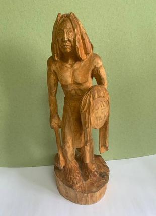 Статуетка з дерева, фігурка з дерева, статуетка "воїн з булавою", скульптура з дерева, фігурка дерев'яна1 фото