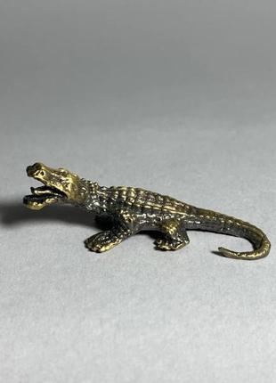 Статуетка "крокодил" бронза1 фото