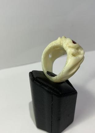 Кільце з бивня моржа, перстень "сердолік" з бивня моржа, прикраса "абстракція", прикраси з кістки4 фото
