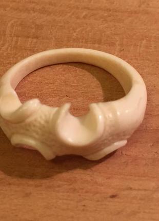 Кольцо из бивня мамонта, перстень "сыр" из бивня мамонта, украшение "сыр", украшения из кости