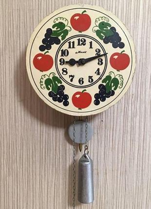 Годинник ходики, годинник настінний, годинник механічний, годинник антикваріат, годинник "маяк", годинник "фрукти", годинник для кухні1 фото