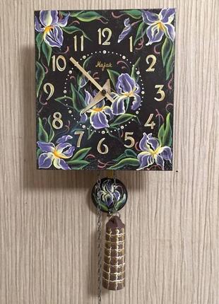 Часы ходики, часы настенные, часы механические, часы антиквариат, часы маяк, часы ручная роспись "цветы ирисы"
