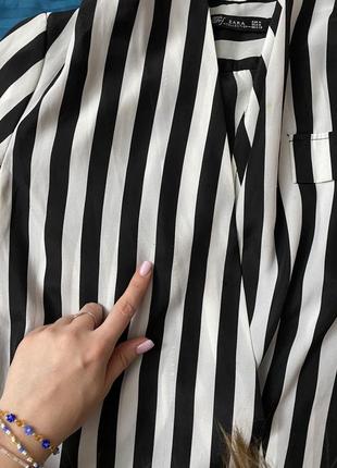 Шифонова блуза zara у чорно-білу смужку.8 фото