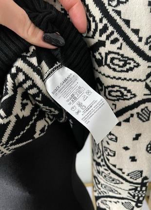 Кофта свитер в стиле dolce gabbana укороченная коттон 100% молоко беж с принтом с бусинами3 фото