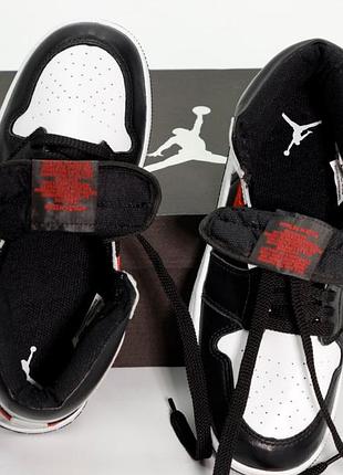 Кросівки jordan 1 retro4 фото