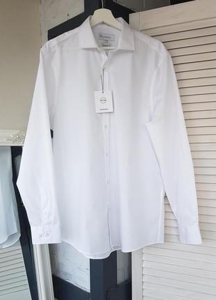 Класична чоловіча сорочка біла