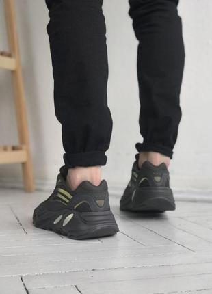 Женские кроссовки adidas yeezy boost 700 v2 vanta leather black скидка sale / smb8 фото