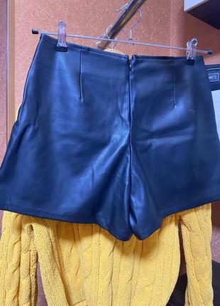 Кожаные шорты - юбка “bershka”2 фото