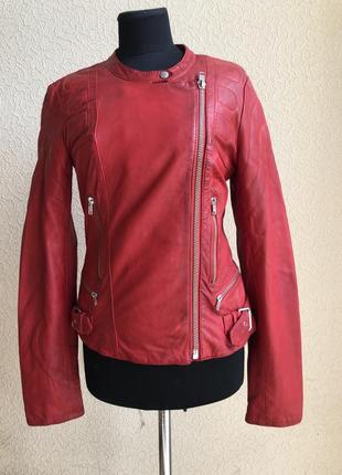 Кожаная куртка косуха от бренда closed, красная в идеальном состоянии.6 фото