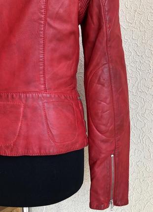 Кожаная куртка косуха от бренда closed, красная в идеальном состоянии.8 фото