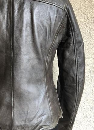 Кожаная куртка от бренда oakwood, черная в идеальном состоянии6 фото