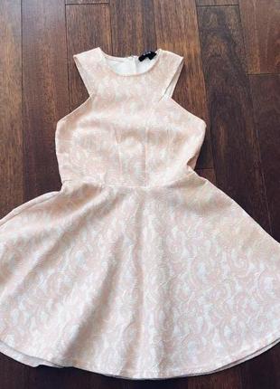 Шикарное кружевное платье с-м на грудь 90 см