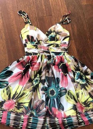 Шикарний новий яскравий сарафан сукню з-м