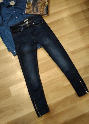 Стильные джинсы с высокой посадкой молнии внизу без дефектов2 фото