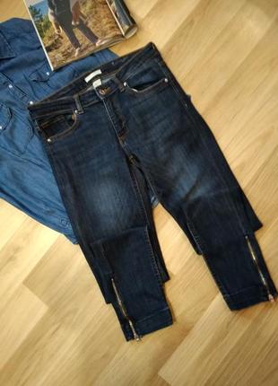 Стильные джинсы с высокой посадкой молнии внизу без дефектов10 фото