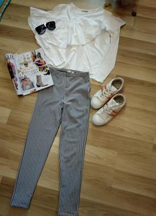 Стильні брюки в дрібну клітку з подворотам внизу, без дефектів крута модель.