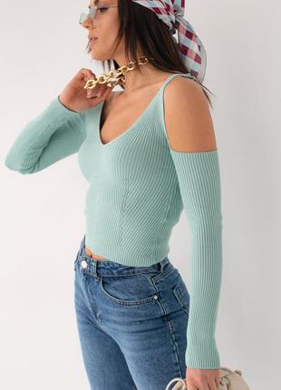 Трикотажный пуловер с открытым плечом bsl - мятный цвет, m (есть размеры)4 фото