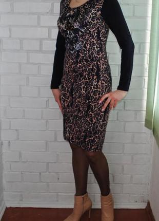 Дуже гарне плаття з animal принтом.франція philipp carat розмір s\m