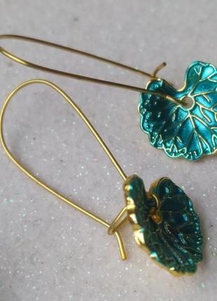 Серьги в форме тропического листочка ⁇  зеленая магия wiccan бохо этатно