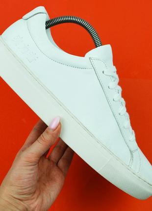 Фирменные белые кожаные кеды studio total