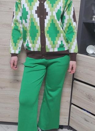 Женский трикотажный зеленый комтюм, s-m.