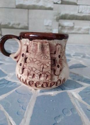 Красивая керамическая чашка