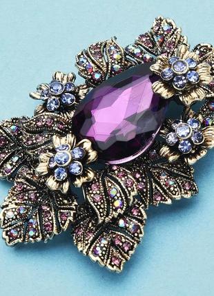 Роскошная брошь заколочная цветок в цветных кристаллах с фиолетовым камнем