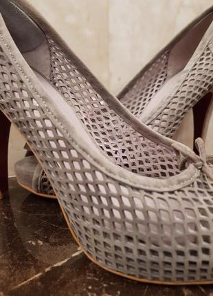 Модельні туфлі замшеві сірі3 фото