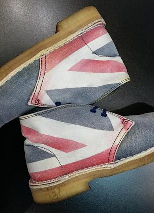 Комфортные качественные дезерты clarks из плотного денима и натур кожи