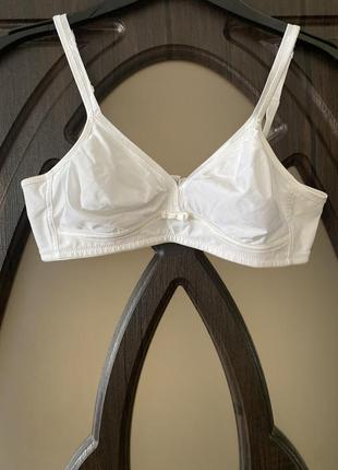 Шикарний, базовий, бюстгальтер, без кісточок, білого кольору, від бренду: triumph 😤